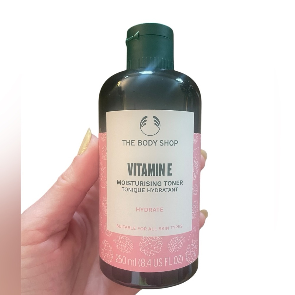 The Body Shop Vitamin E Moisturizing Toner Hydrate All Skin Types 8.4 Fl OZ
